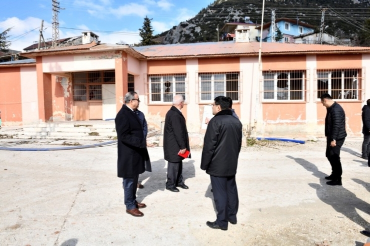 Vali Su, Tepeköy Mahallesinde İncelemelerde Bulundu