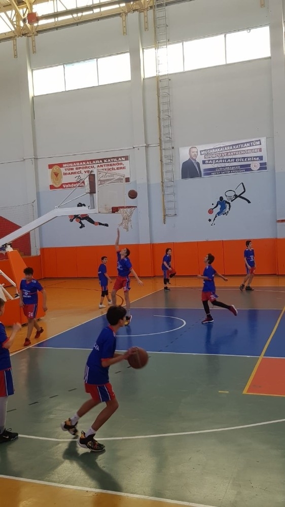 Malatyalı Öğrenciler Basketbolda Finallere Kaldı