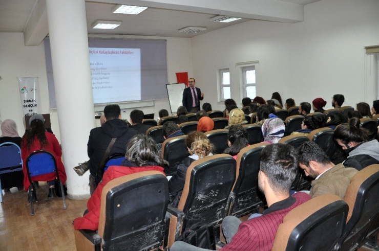 Şırnak’ta Gönüllü Öğretmenlerin Ücretsiz Kpss Kursuna Yoğun İlgi