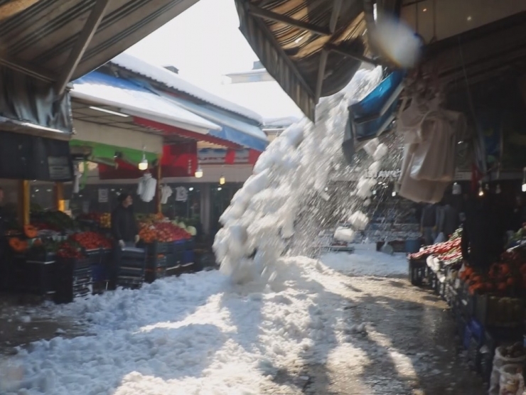 Kar Kütlelerinin Düşme Anı Kamerada