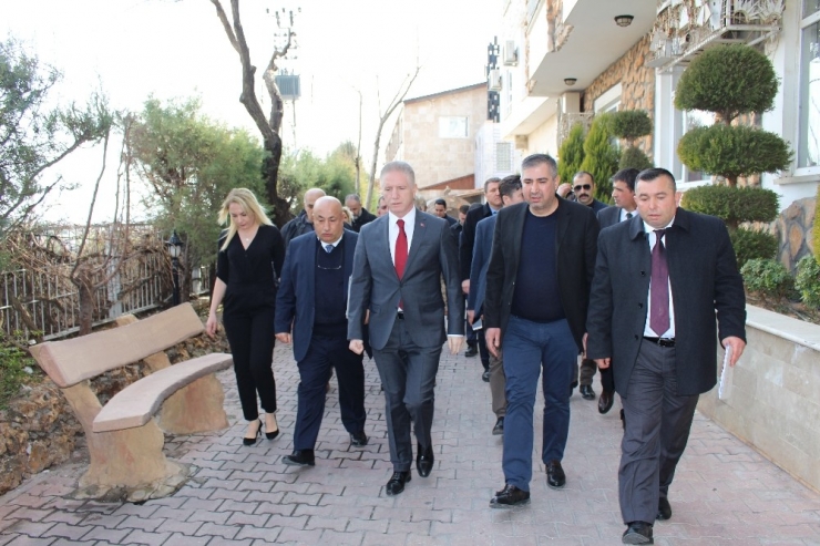 Vali Gül’den Termal Otelde İnceleme