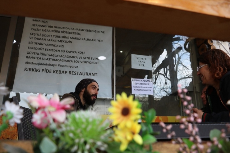 İş Yerine Astığı Pankartı Gören Herkes Teşekkür Etti