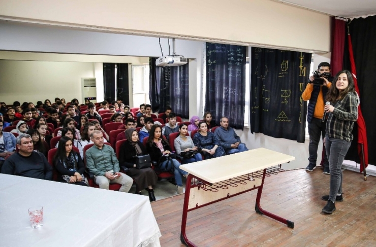 Öğretmen Ve Öğrencilere "Temel Afet Bilinci" Eğitimi