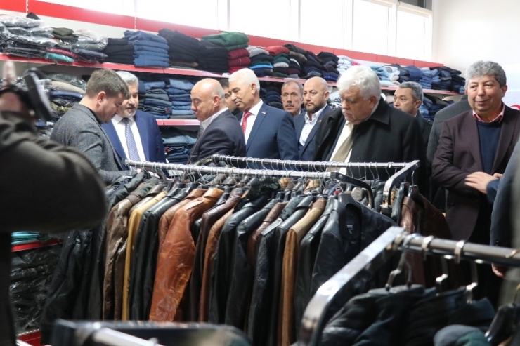 Kızılay’dan Asü’ye Yardım Butiği