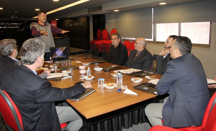 Prof.dr. Akar: "Buğdayda Verim Ve Kaliteyi Arttırmalıyız"