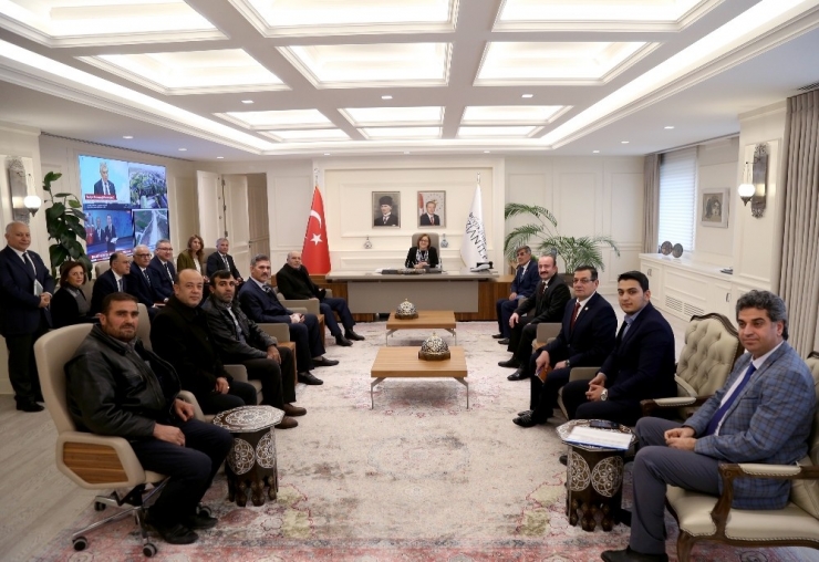 ’Açık Kapı’da Dertler Çözüme Kavuşuyor