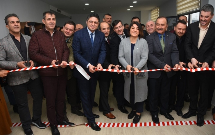 Meslek Kütüphanesi Aliağa’da Açıldı