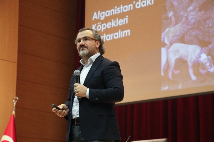 Kişisel Gelişim Uzmanı Aslanhan, Öğrencilerle Bir Araya Geldi