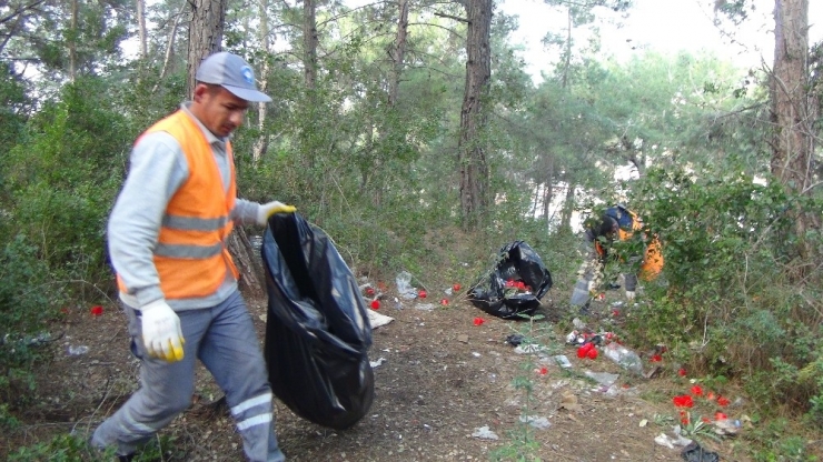 Temizlik İşçileri Türkbeleni’ni Temizledi