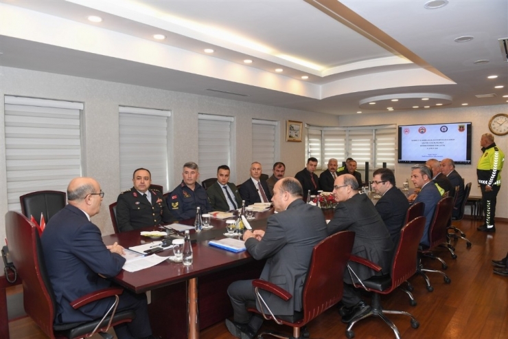 Adana’da Otobüs Kazalarının Önlenmesine Yönelik Toplantı