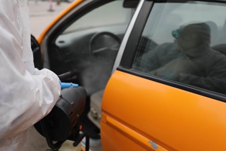 Sincan’da Dolmuşlar Ve Taksiler Salgın Hastalıklara Karşı İlaçlandı