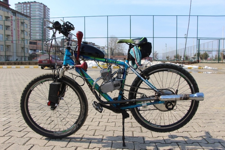 Hayali Olan Otomobili Alamayınca Bisikletine Motor Taktı