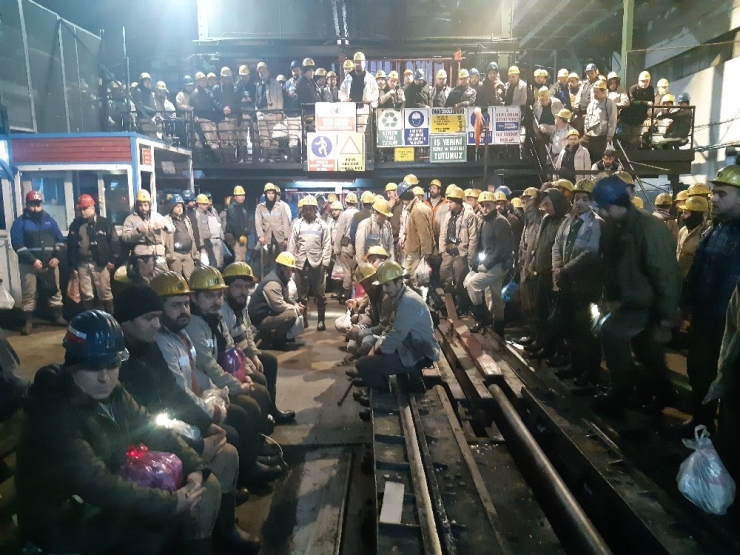 Madenciler Yeni Açılan Galeride Kurban Kesti