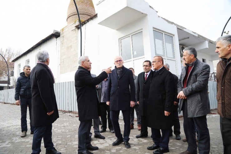 Vakıflar Genel Müdürü Ersoy, Zarar Gören Eserleri İnceledi