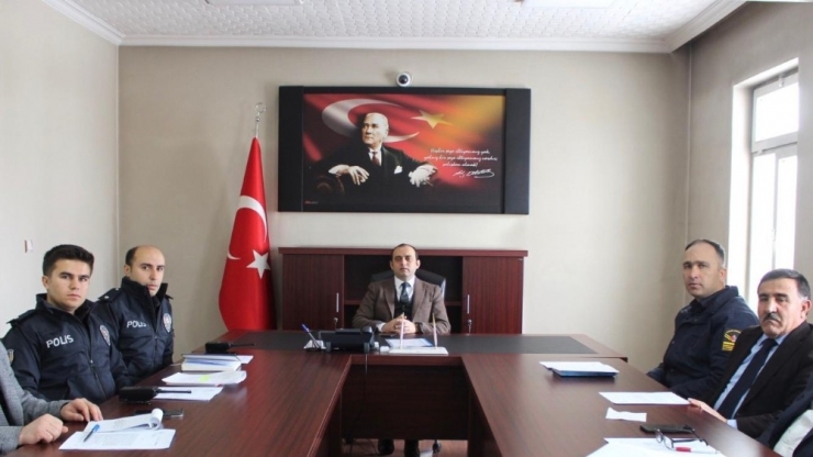 Çaldıran’da “Otobüslerin Yol Ve Trafik Güvenliğinin Sağlanması” Toplantısı