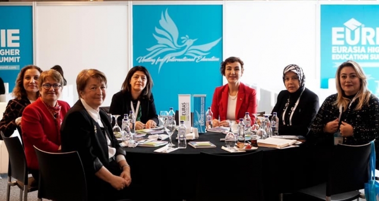 Rektör Çakar, Yükseköğretim’de Kadın Liderler Konulu Sunum Yaptı