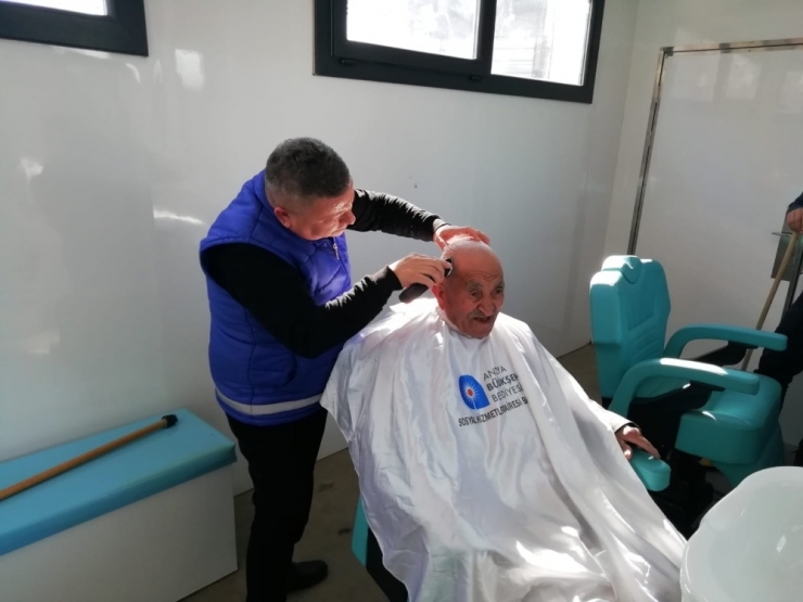 612 Vatandaşa Kuaför Hizmeti Verildi