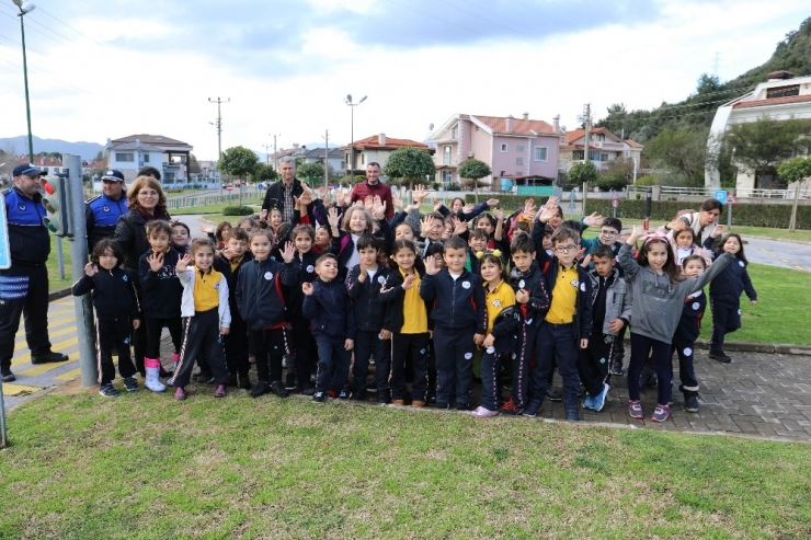 Trafik Eğitimi İçin Marmaris’e Geldiler