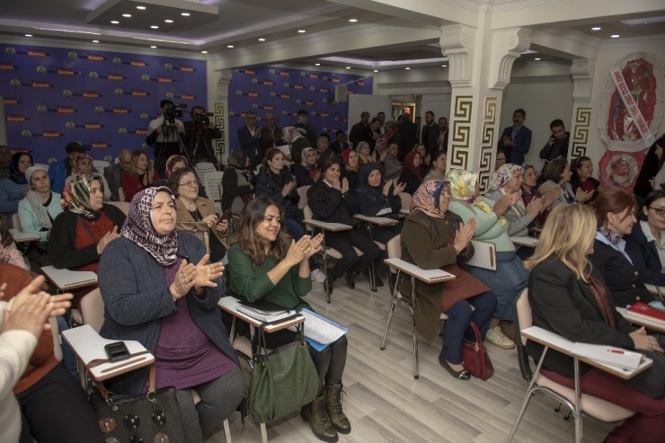 ’Kadın Ve Aile Hizmetlerine Gönüllü Katılım’ İçin Toplandılar