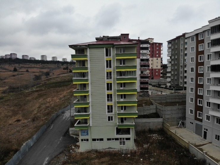 Zemini Kayan Binanın Yıkımı İçin Mahkeme Kararı Bekleniyor