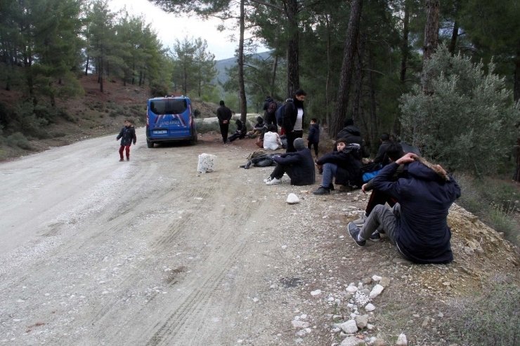 Seydikemer’de 32 Düzensiz Göçmen Yakalandı