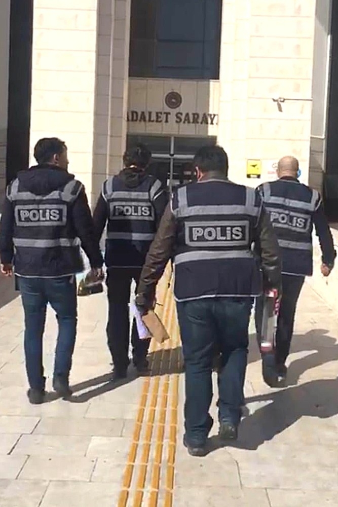 Edremit’te Cinayet Şüphelisi Tutuklandı