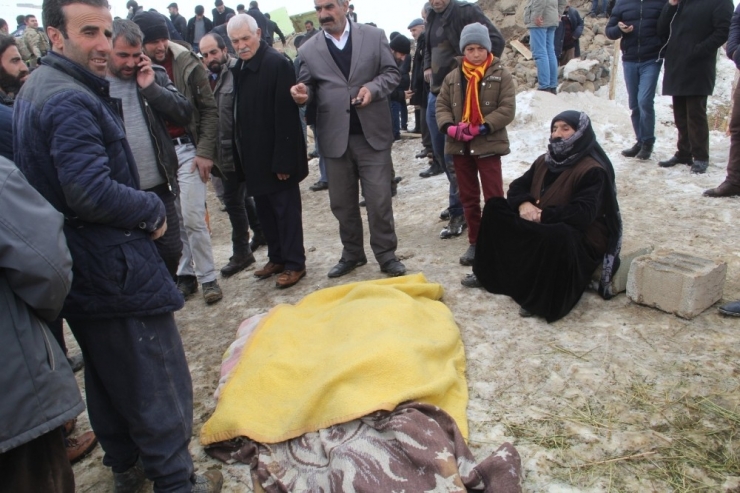 İran’daki Deprem Van’da Can Kaybına Yol Açtı