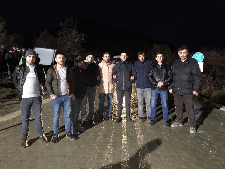 Maden İşçileri, Arkadaşları İşten Çıkartıldığı Gerekçesiyle Greve Başladı