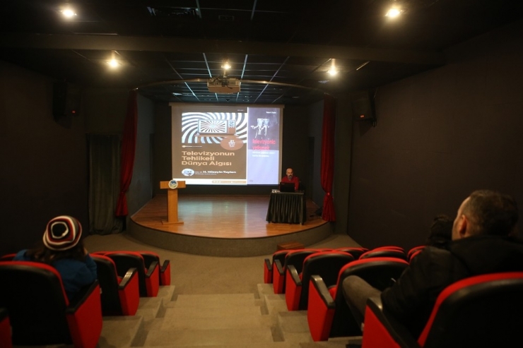 ‘Televizyonun Tehlikeli Dünya Algısı’ Osm’de Konuşuldu