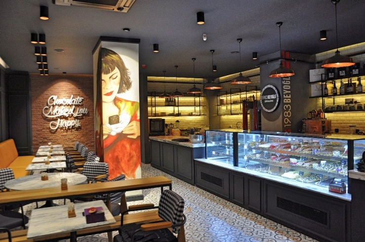 1983beyoğlu Çikolata 15’inci Şubesini Açtı