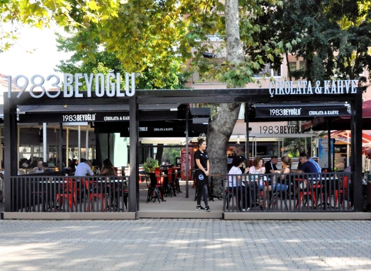 1983beyoğlu Çikolata 15’inci Şubesini Açtı