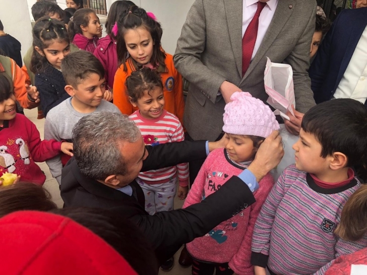 Kadın Konukevinden Çocuklara El Emeği Hediyeler