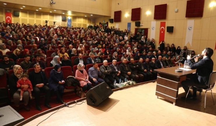 Serdar Tuncer’den Şiir Gecesi