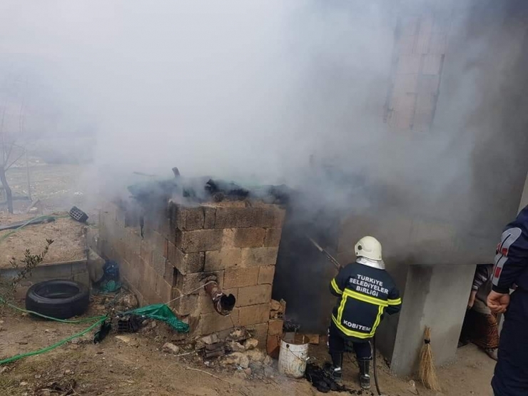 Odunluk Yangını Büyümeden Söndürüldü