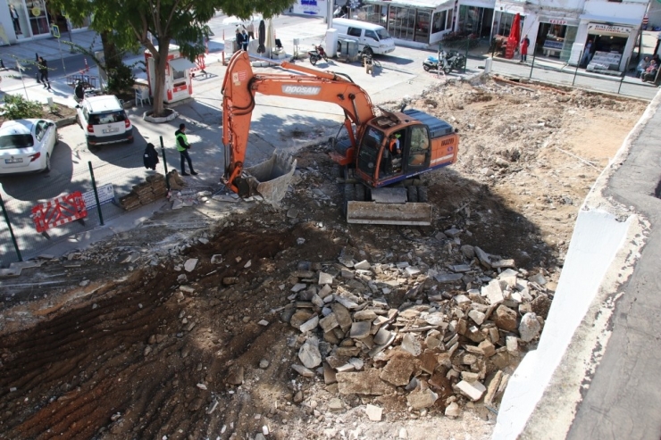 Bodrum Gıda Çarşısı’nda Çalışmalar Hız Kazandı