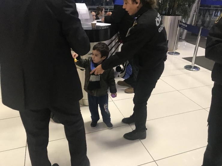 Bursa’da Çocuğunu Avm’ye Bırakıp Kaçan Anneye Hapis