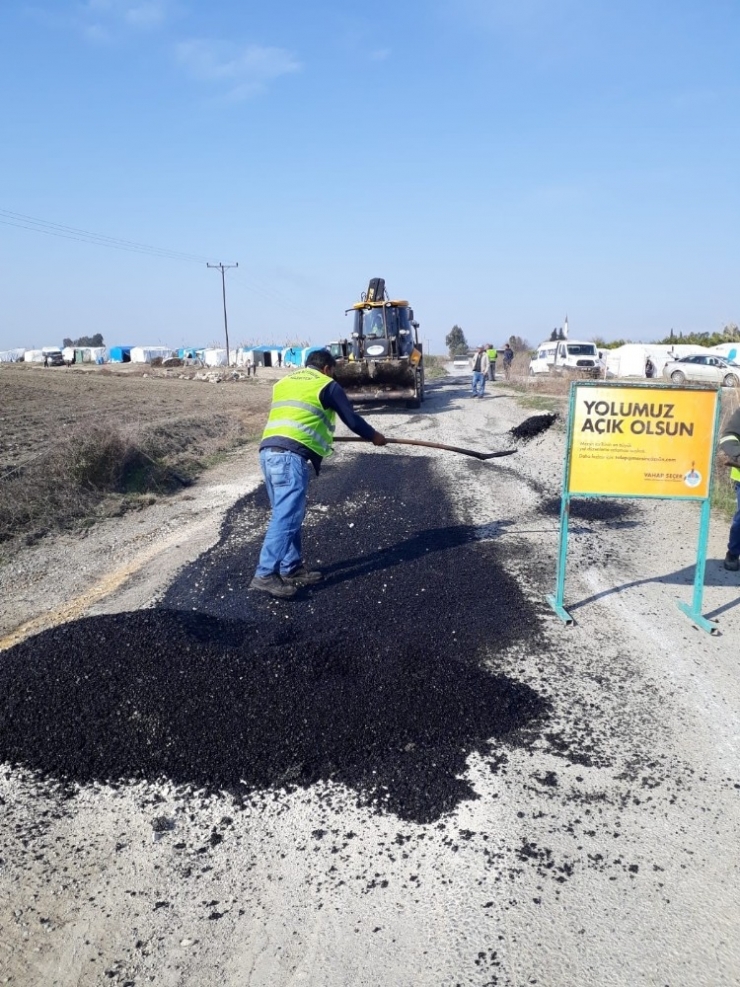 Tarsus Ve Çamlıyayla’da Heyelandan Zarar Gören Yollar Onarılıyor