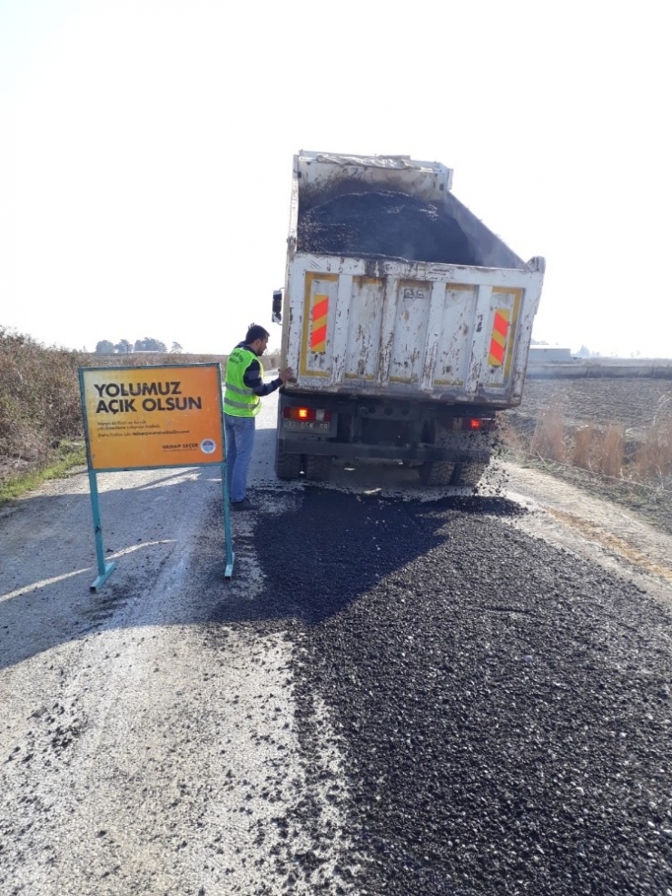 Tarsus Ve Çamlıyayla’da Heyelandan Zarar Gören Yollar Onarılıyor