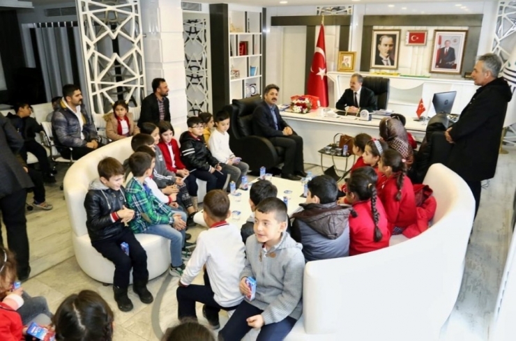 Minik Öğrencilerden, Başkan Kılınç’a Ziyaret