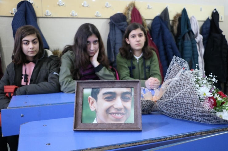 Deprem’de Ölen Miraç Can’ın Sınıfında Hüzünlü Ders