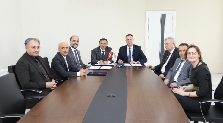 Erü İle Nicolae Testemitanu State University Of Medicine And Pharmacy Arasında ’Akademik İşbirliği Protokolü’ İmzalandı