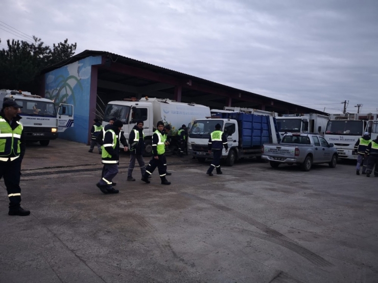 Ergene Belediyesi Temizlik Personeli Kesintisiz Çalışıyor