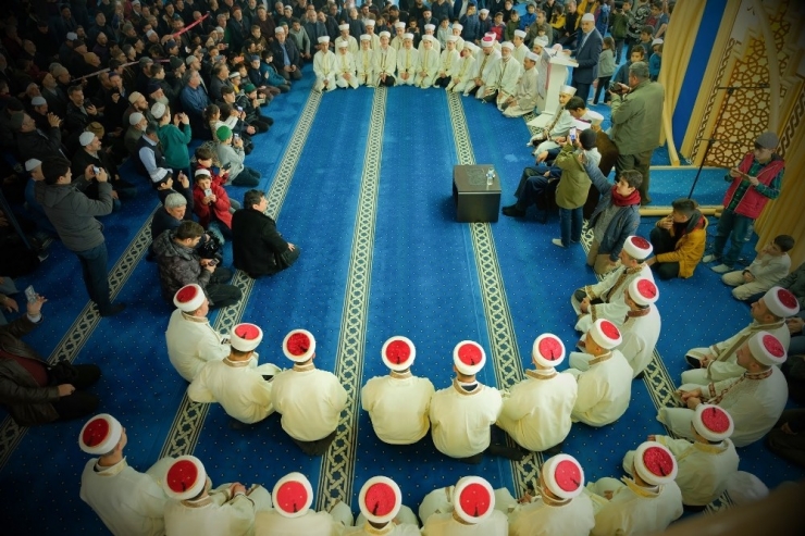 Erzincanlı Hafızlara Düzenlenen Merasimle İcazetleri Verildi