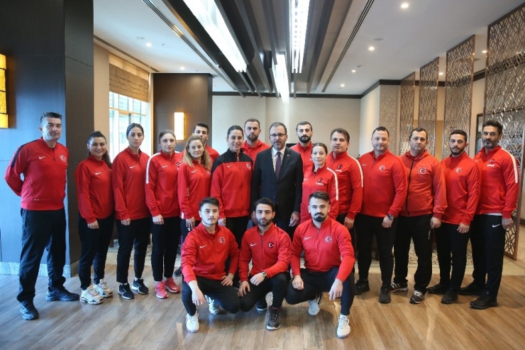 Bakan Kasapoğlu’ndan Milli Karatecilere Ziyaret