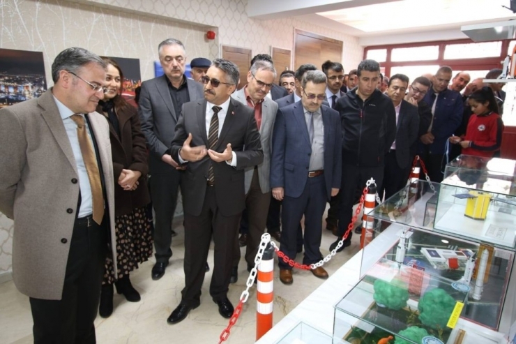 Marka Kent Ve Bilim Üssü Hacılar