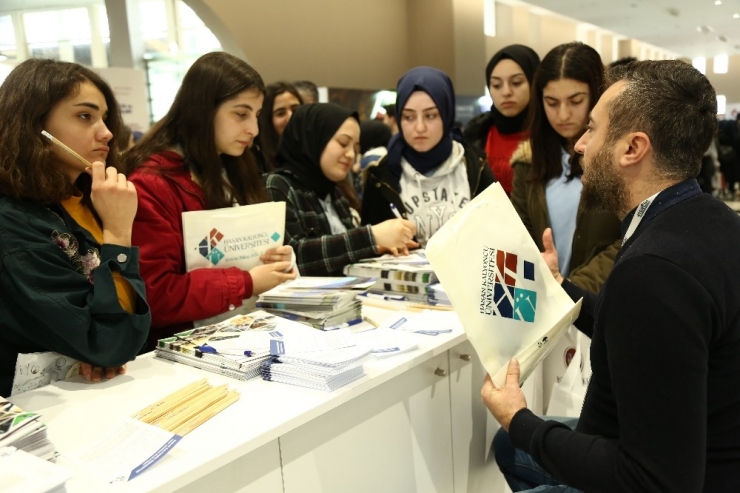 Hkü Üniversite Adaylarıyla Buluşuyor