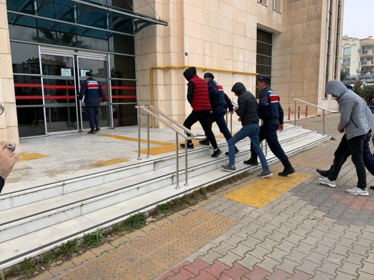 Kiraladıkları Araçla Hırsızlık Yapan Şüpheliler Yakalandı