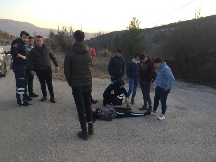 Motosiklet İle Takla Atan Sürücü Yaralandı