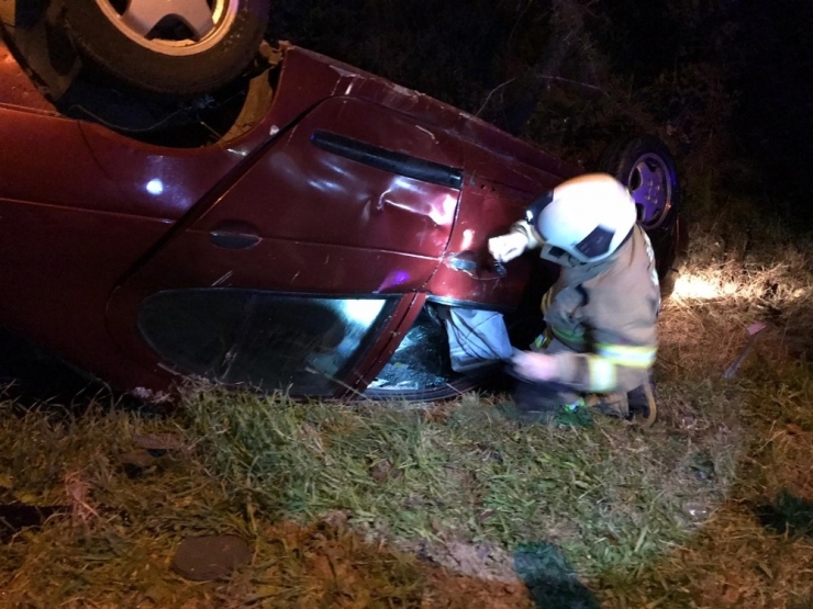 Otomobiliyle Takla Attı, İtfaiye Kurtardı