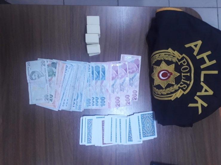 Dernek Lokaline Kumar Baskını